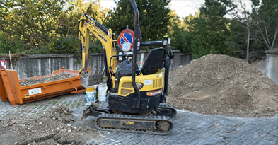 Scavi con escavatore